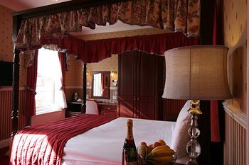 Grange Moor Hotel