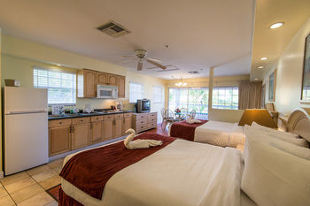 Hotel Lighthouse Resort Inn & Suites