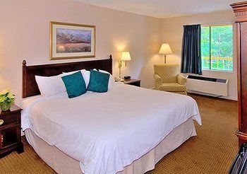 Hotel Econo Lodge Inn & Suites At Ft. Benning