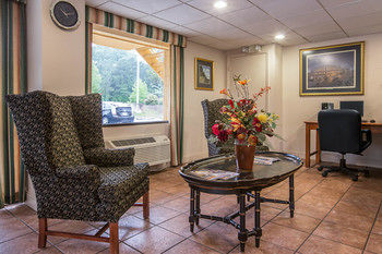 Hotel Econo Lodge Inn & Suites At Ft. Benning
