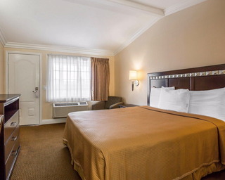 Hotel Rodeway Inn Near Legoland