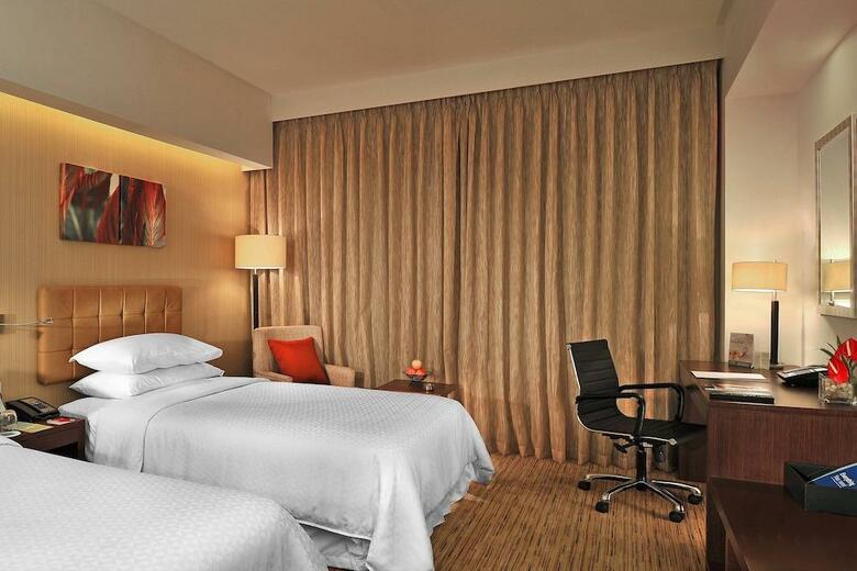 Four Points By Sheraton Hotel And Serviced Apt