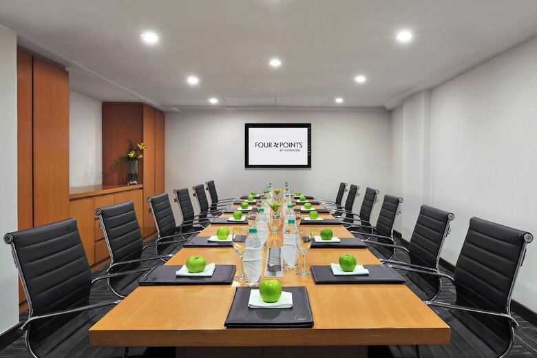 Four Points By Sheraton Hotel And Serviced Apt