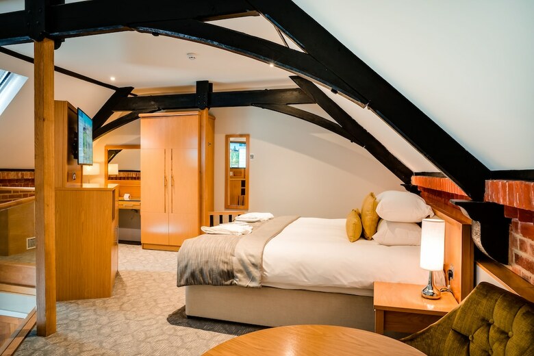 Hotel Oakley Hall