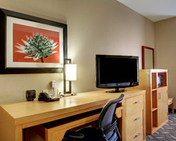 Hotel Comfort Suites Airport