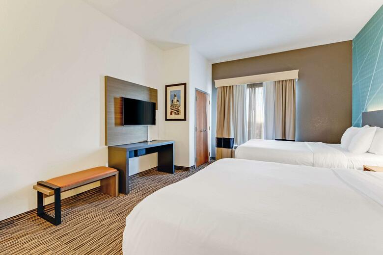 Hotel Comfort Suites