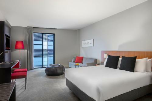 Hotel Mantra On Hindmarsh Square