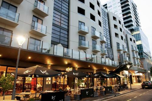 Hotel Mantra On Hindmarsh Square