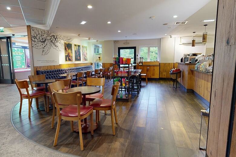 Village Cardiff - Hotel & Leisure Club