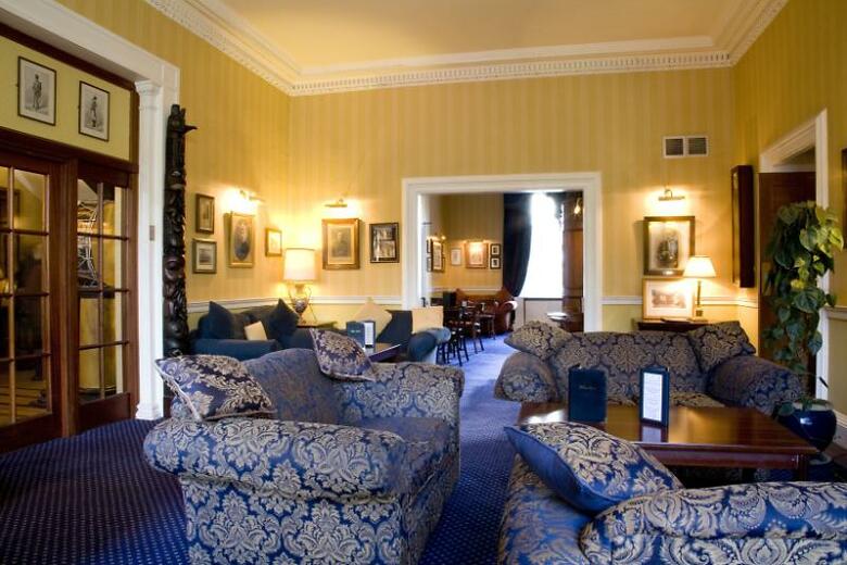 Hotel The Royal Scots Club