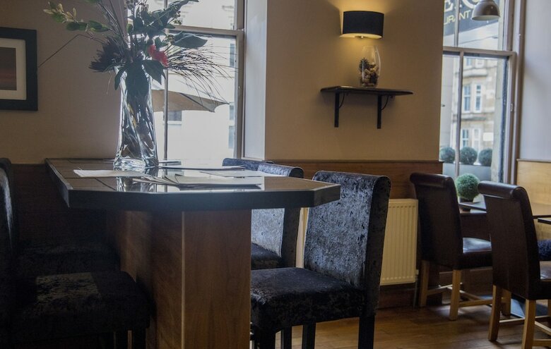 Devoncove Hotel