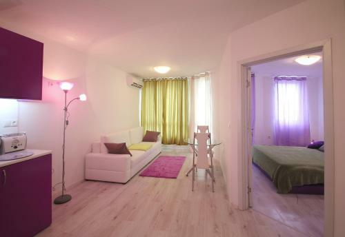 Apartamento Minismart Complex Rainbow Garden And Jacuzzi