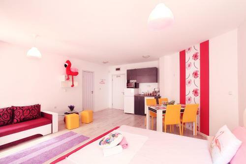 Apartamento Minismart Complex Rainbow Garden And Jacuzzi