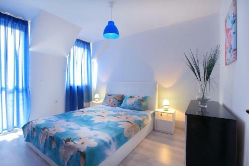Apartamento Minismart Complex Rainbow Garden And Jacuzzi