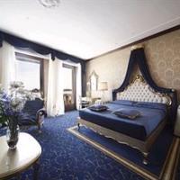 Hotel Savoia And Jolanda