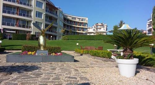 Sunny Island Apartment B33