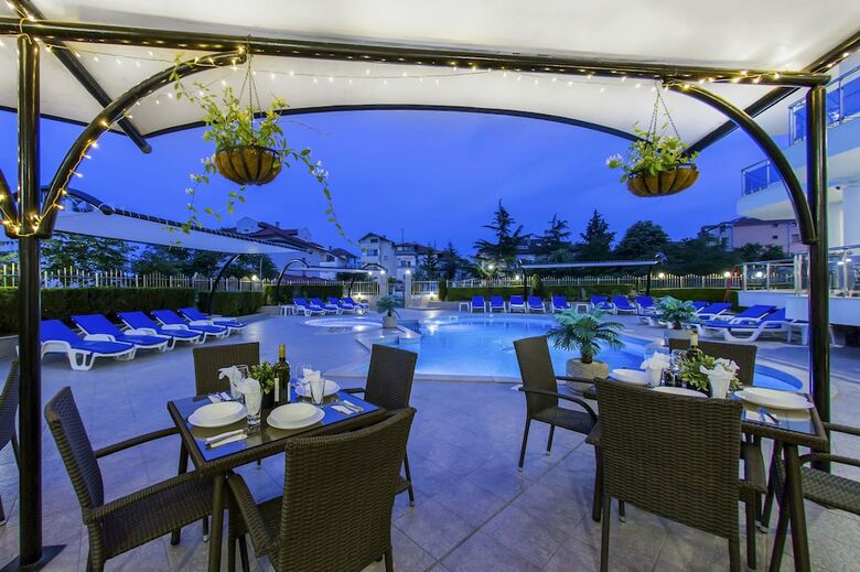 Family Hotel Adena