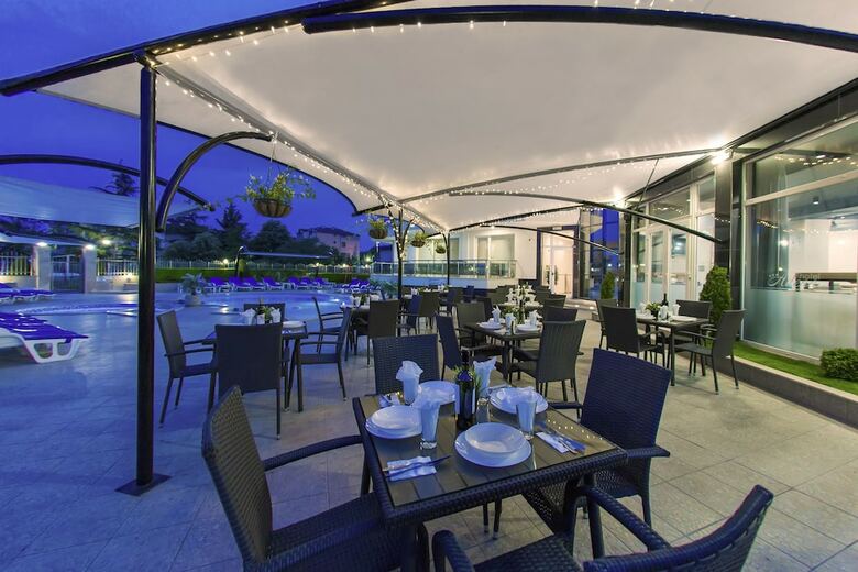 Family Hotel Adena