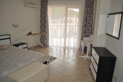 Negresco Apartments