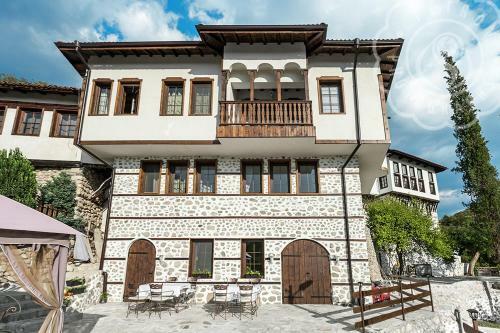 Hostal Manoleva House