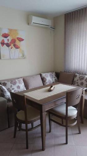 Private Apartment - Sunny House