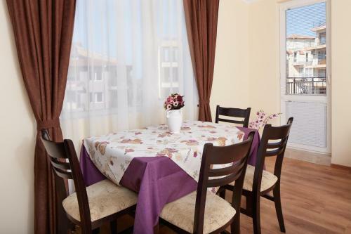 Feniks Apartments