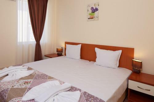 Feniks Apartments
