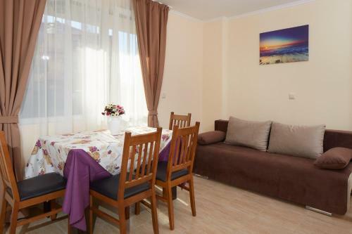 Feniks Apartments