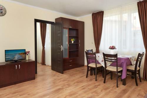 Feniks Apartments
