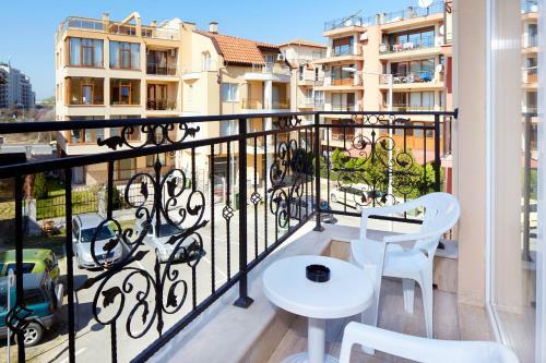 Feniks Apartments