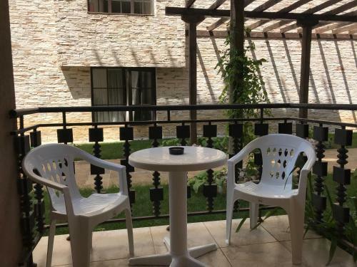 Pearl Beach Apartments In The Cliff Resort