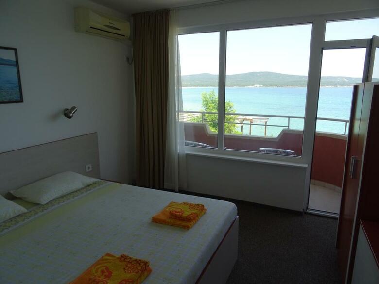 Hostal Dobrevi Guest House
