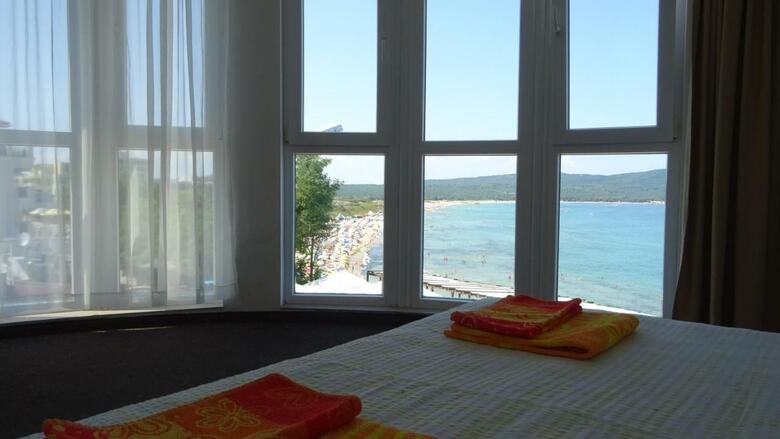 Hostal Dobrevi Guest House