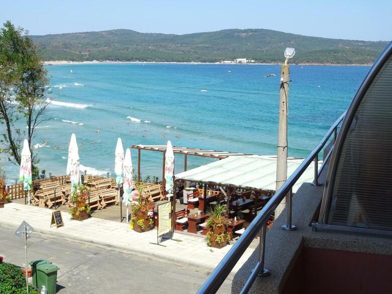 Hostal Dobrevi Guest House