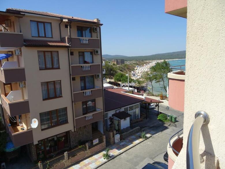 Hostal Dobrevi Guest House