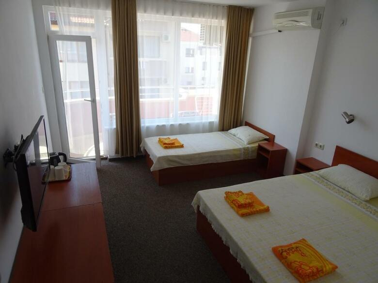 Hostal Dobrevi Guest House