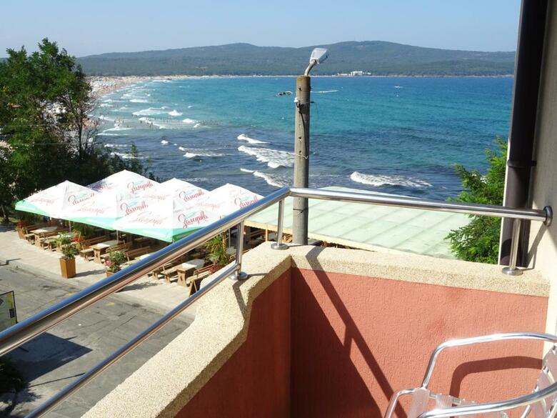 Hostal Dobrevi Guest House