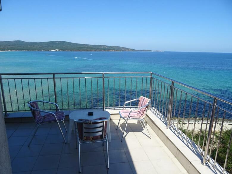 Hostal Dobrevi Guest House