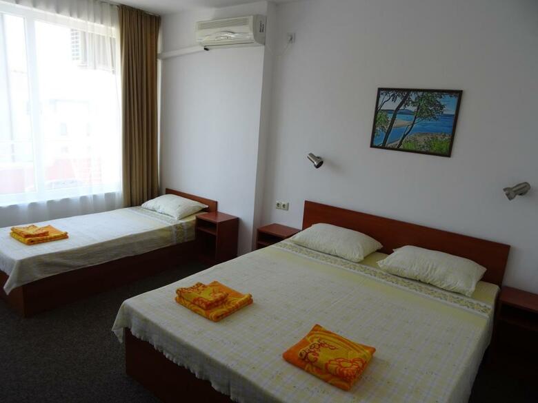Hostal Dobrevi Guest House