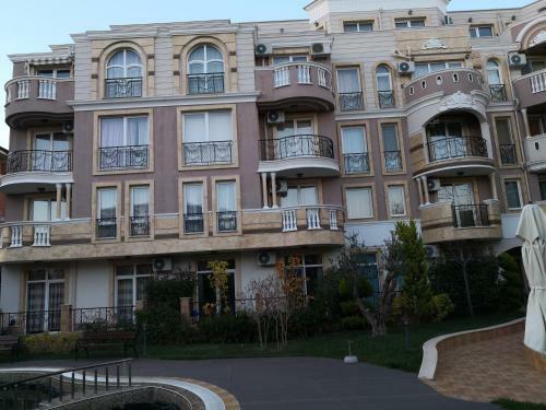 Mellia Park Apartment