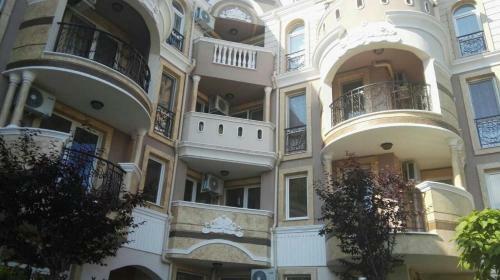 Mellia Park Apartment
