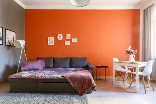 Apartment 11