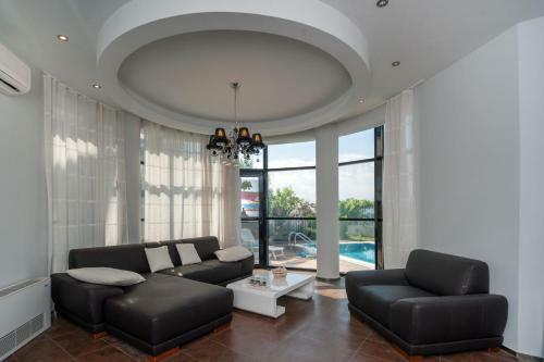 Villa Luxury House On Buzhaka