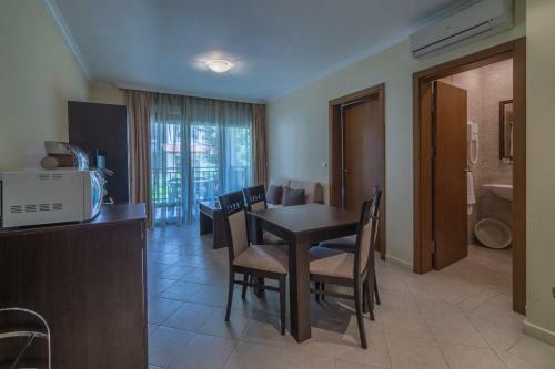 Private Apartments With Sea View In St. Marina