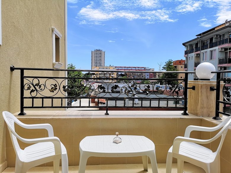 Empera Hotel