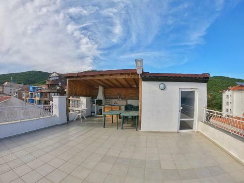 Apartment In St. Vlas With Terrace