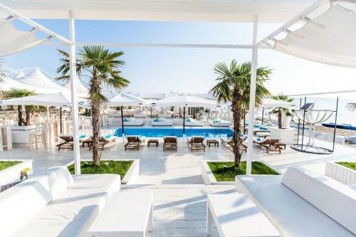 Garden Of Eden Apartments