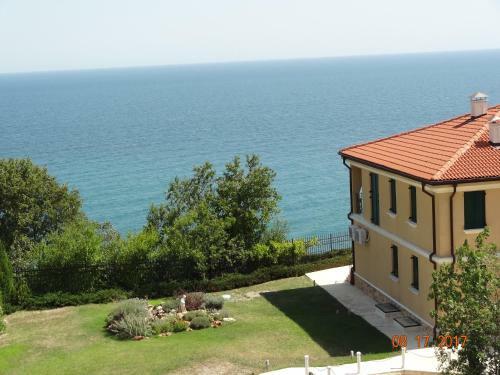 Aneta's Seaside Apartment