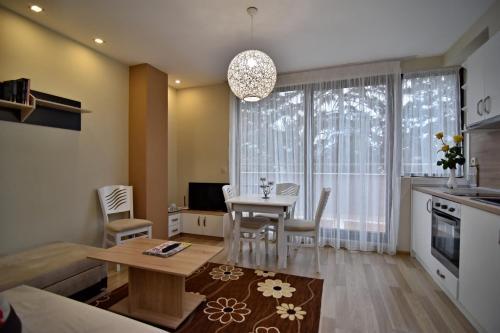 Ahinora Apartments