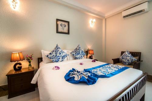 T-easy Crystal Hotel